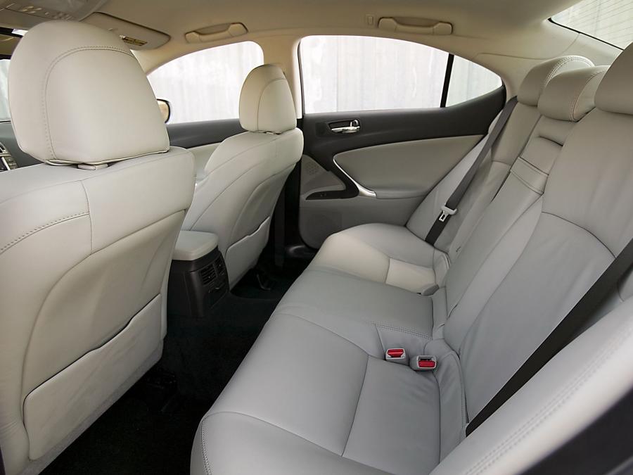  Lexus IS250 AWD 2008 года  (фото 3 из 30)